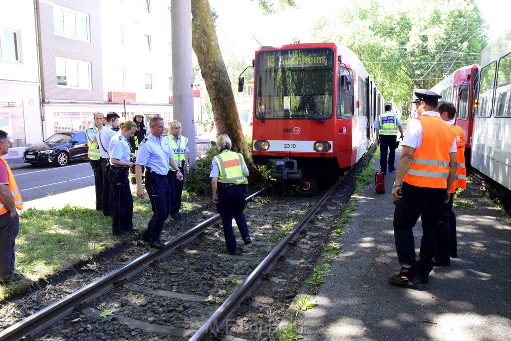 VU Roller KVB Bahn Koeln Luxemburgerstr Neuenhoefer Allee P022.JPG - Miklos Laubert